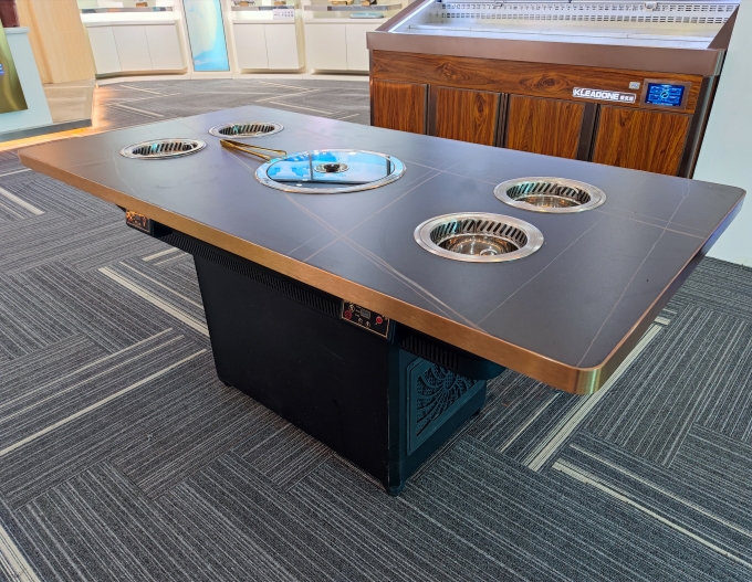 岩板台麵自助無煙火鍋燒（shāo）烤一體餐桌