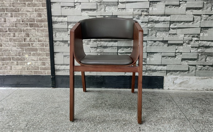 自（zì）助火鍋店中式實（shí）木靠背（bèi）鏤空椅子