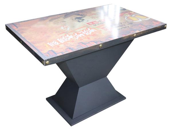 工業複古西餐廳磨砂五金漏鬥餐桌_鐵藝貼(tiē)片銅(tóng)釘包邊餐桌