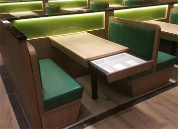 酸菜（cài）魚時（shí）尚地方菜（cài）餐廳桌