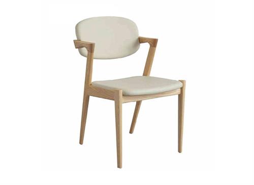 北歐現代簡約主（zhǔ）題餐廳水曲柳靠（kào）背扶手實木餐椅