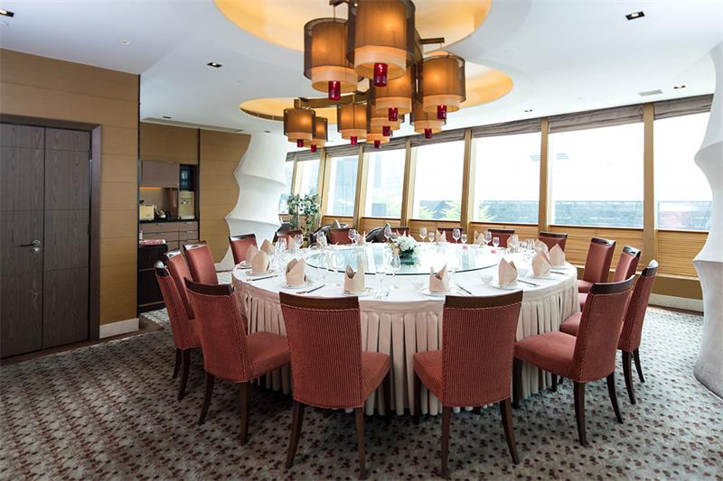 包（bāo）房餐（cān）飲桌椅