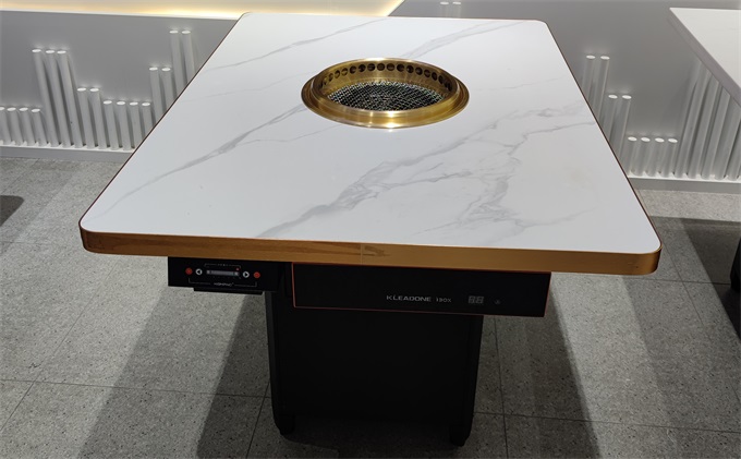 自帶排（pái）煙淨（jìng）化烤肉桌