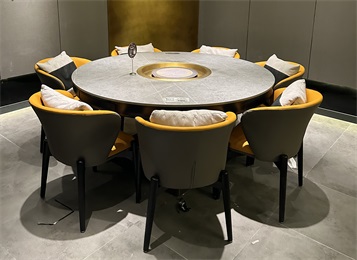 家具與火（huǒ）鍋相得益彰（zhāng），為什麽（me）湊湊火鍋選擇了我們？