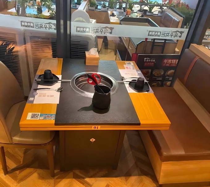 下(xià)排煙炭火烤肉桌