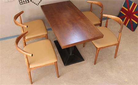 餐廳（tīng）桌椅