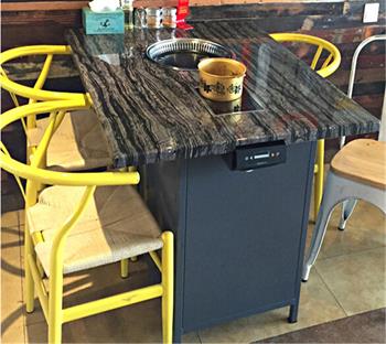 自助火鍋燒（shāo）烤桌