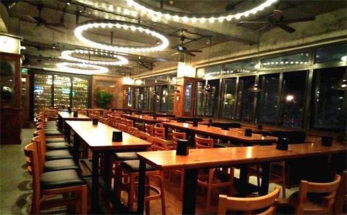 酒吧（ba）桌椅