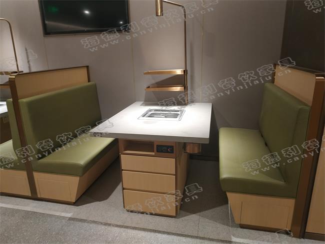 海(hǎi)底(dǐ)撈無煙火(huǒ)鍋桌椅