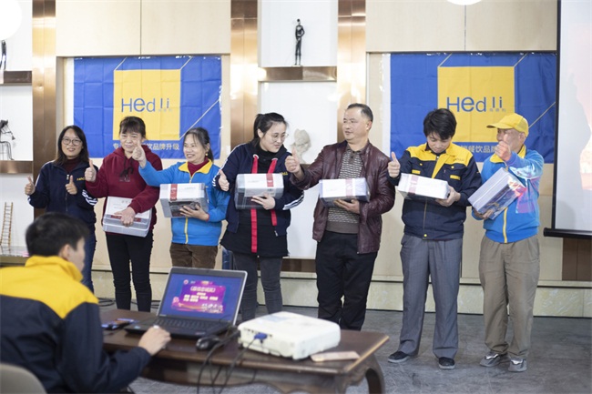 最佳(jiā)忠誠獎(jiǎng)6人