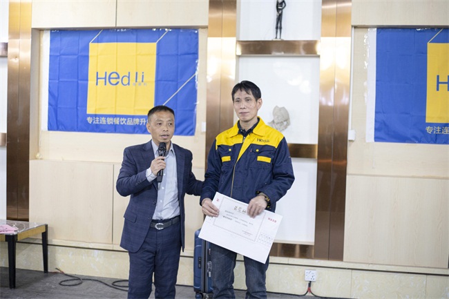 最佳(jiā)特殊貢獻獎1人