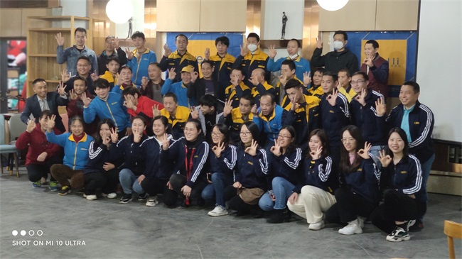 海（hǎi）德利全體員工合（hé）照