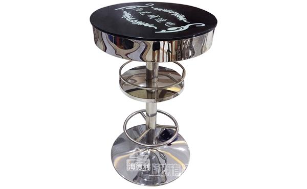 酒吧吧台（tái）