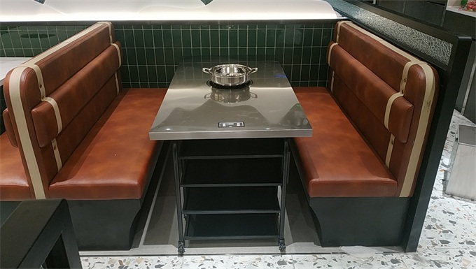 八合裏牛肉火鍋不鏽鋼火鍋桌（zhuō）