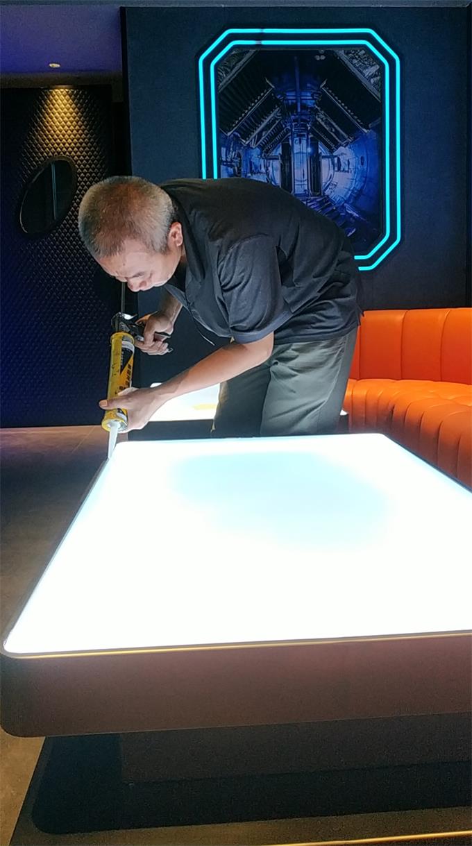 不（bú）鏽鋼茶幾