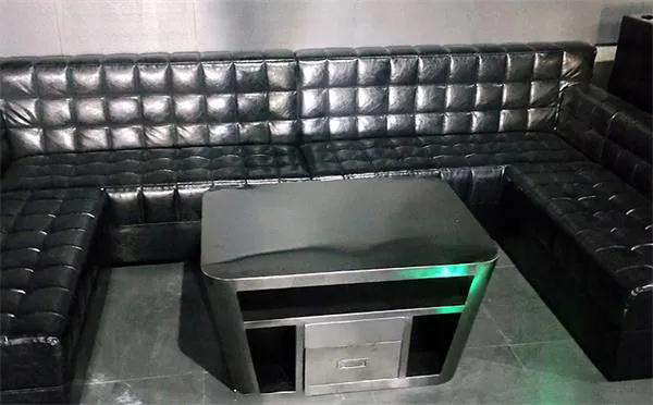 廣（guǎng）州酒吧卡位區長方（fāng）形不鏽鋼茶幾沙發