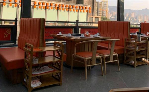 火鍋店桌（zhuō）椅