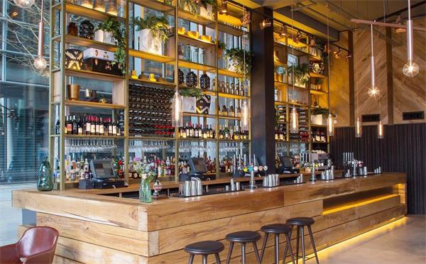 酒（jiǔ）吧吧台