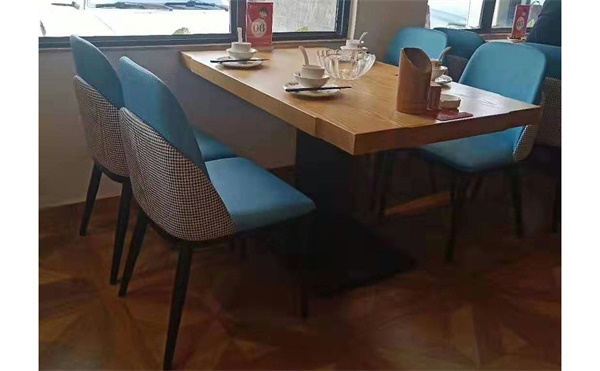 快（kuài）餐店桌椅