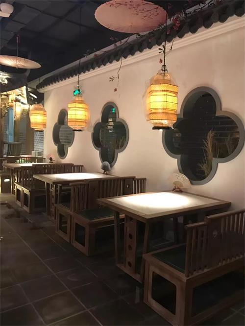 芙蓉樓(lóu)餐廳桌椅