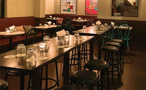 酒吧桌（zhuō）椅