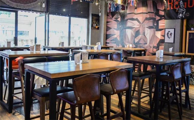 酒吧桌（zhuō）椅