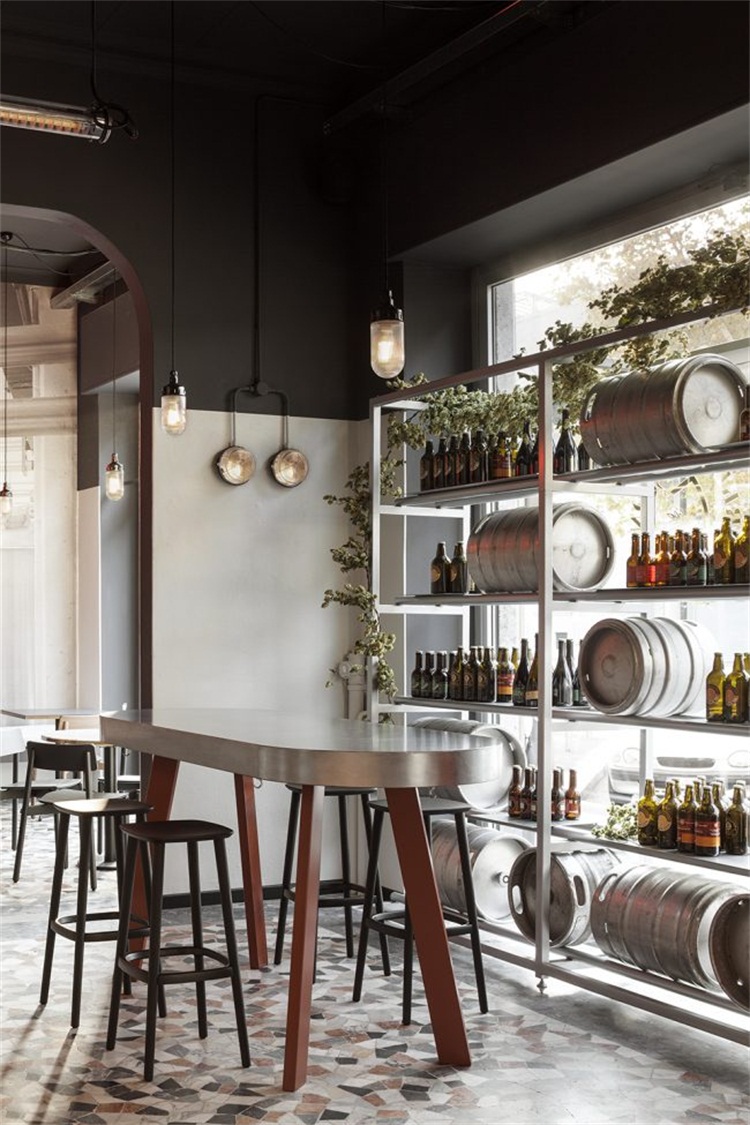 酒吧（ba）桌椅