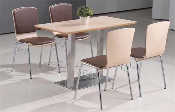 員工（gōng）食堂（táng）4人位桌椅（yǐ）