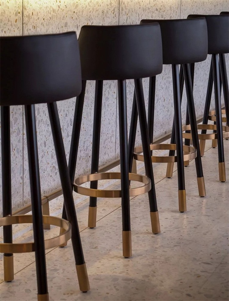 藝術酒(jiǔ)吧(ba)空間設(shè)計效果圖